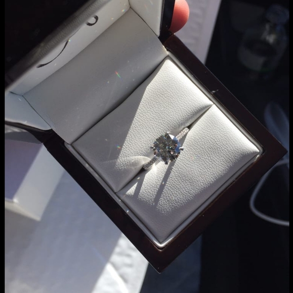 Diamond Rings - Picture 3 of 6